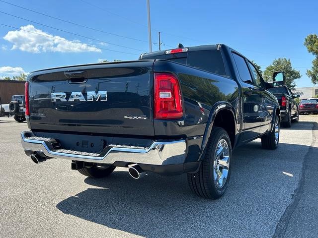 New 2026 RAM 1500 4x4 Crew Cab image 3