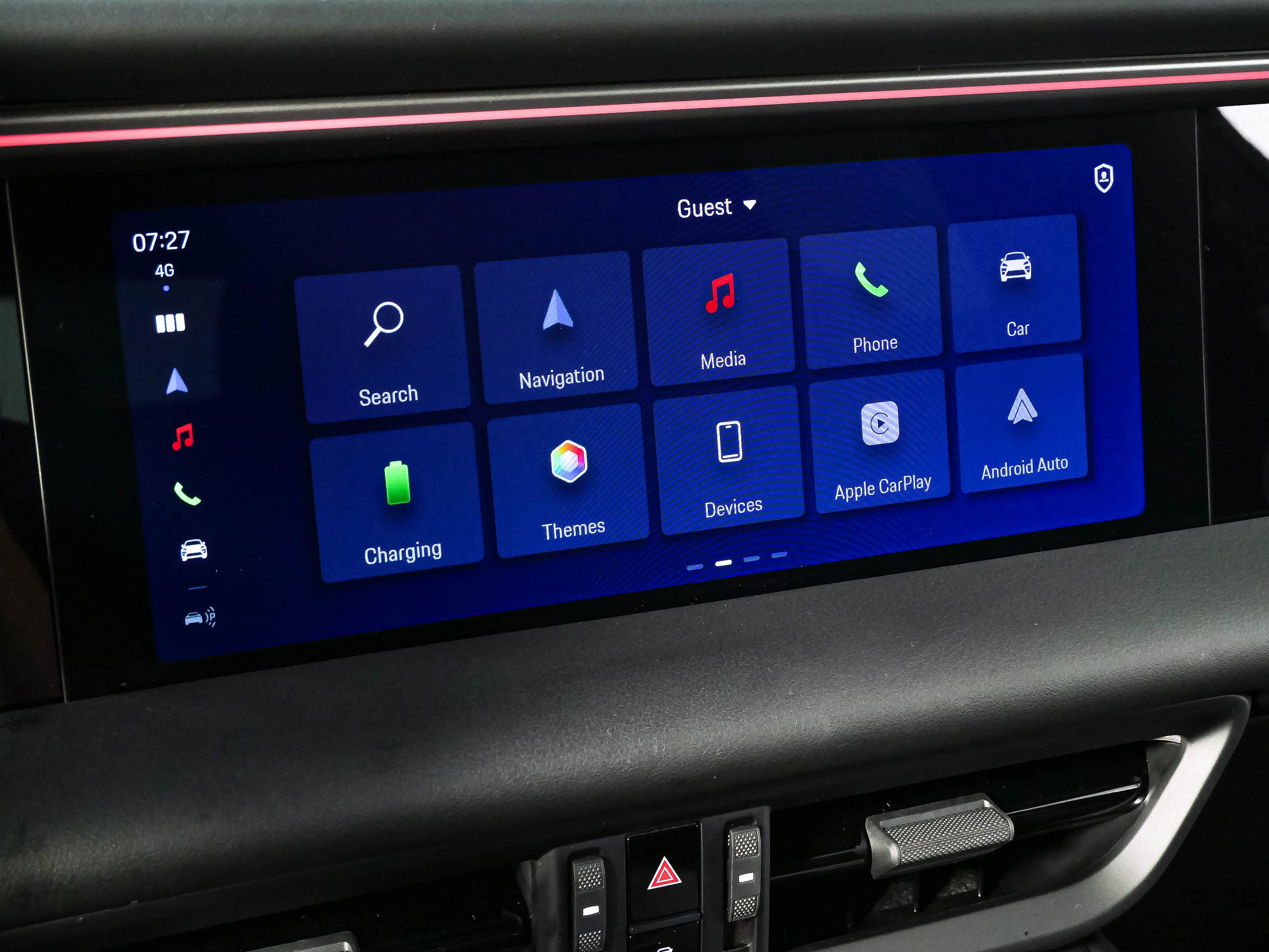 Certified 2025 Porsche Macan Electric RWD image 14