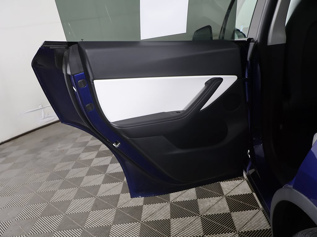 Used 2022 Tesla Model Y Long Range AWD/4WD image 20