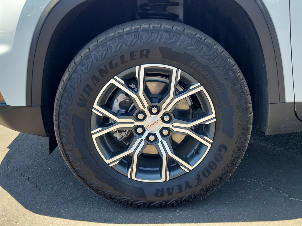 Used 2026 GMC Acadia AT4 w/ Luxury Package AWD/4WD image 33