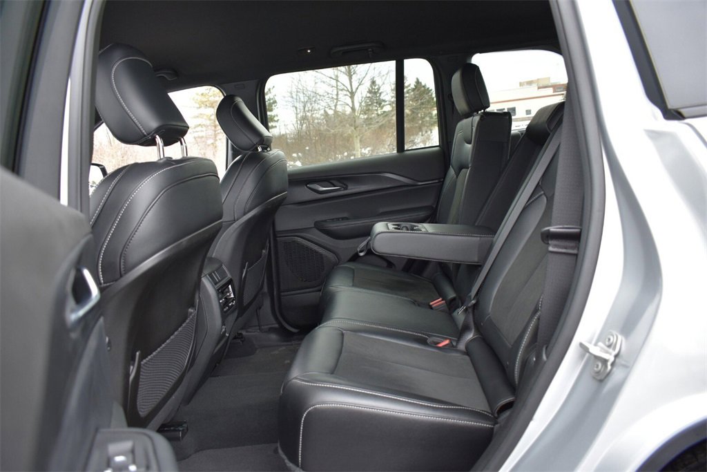 Used 2024 Jeep Grand Cherokee Altitude image 29