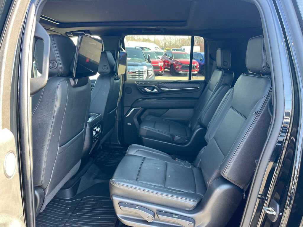Used 2023 GMC Yukon XL Denali w/ Denali Reserve Package AWD/4WD image 13