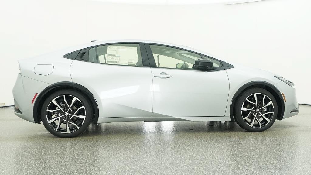 New 2027 Toyota Prius Plug-In Hybrid FWD image 13