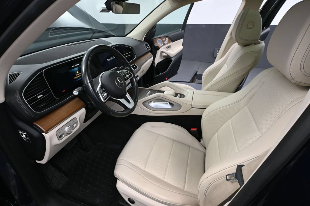 Used 2021 Mercedes-Benz GLS 450 4MATIC image 21