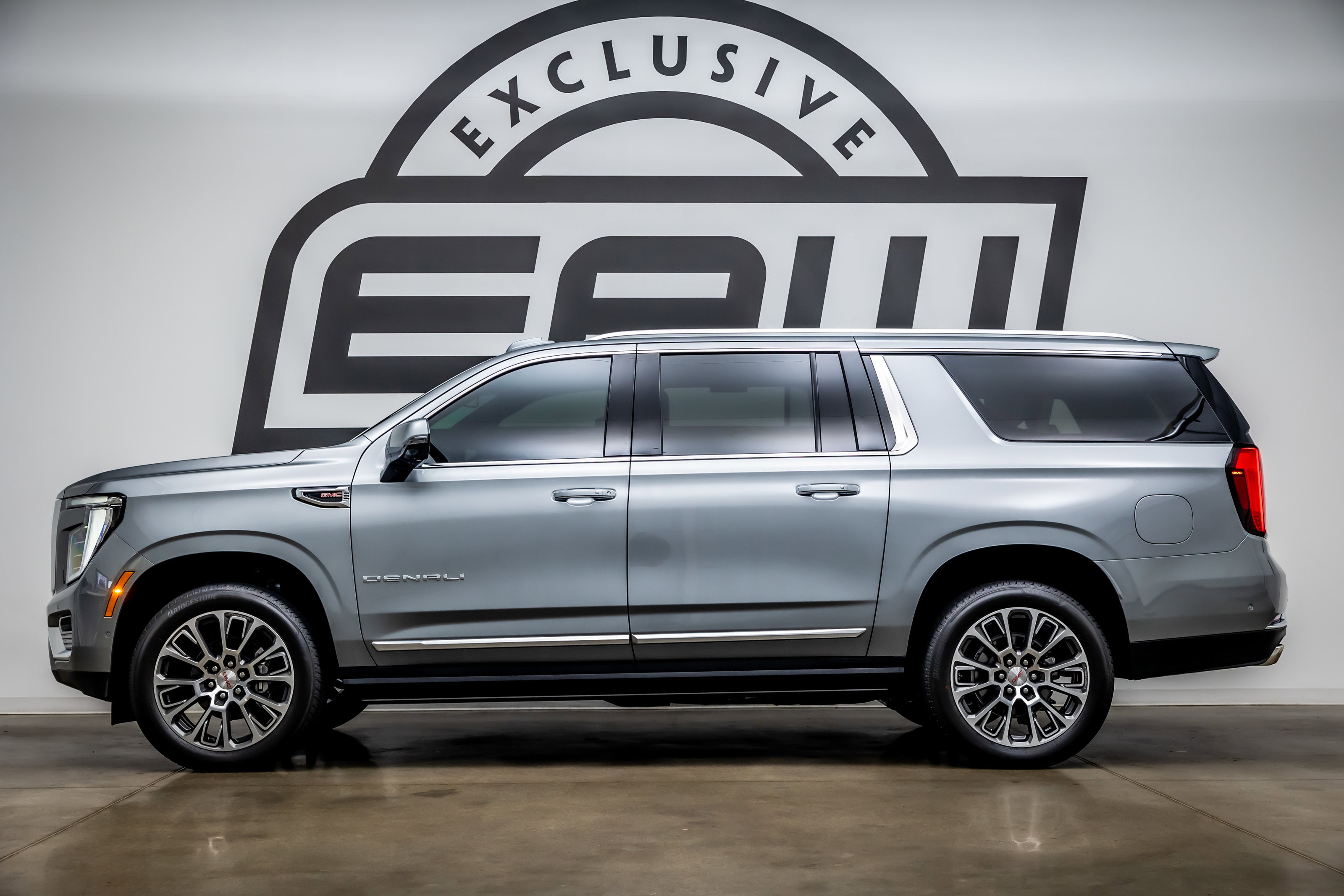 Used 2026 GMC Yukon XL Denali w/ Sun & Power Step Package image 5