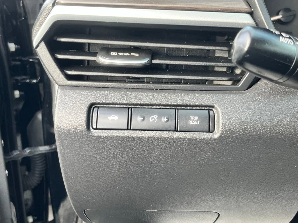 Used 2024 Nissan Altima 2.5 SV image 14