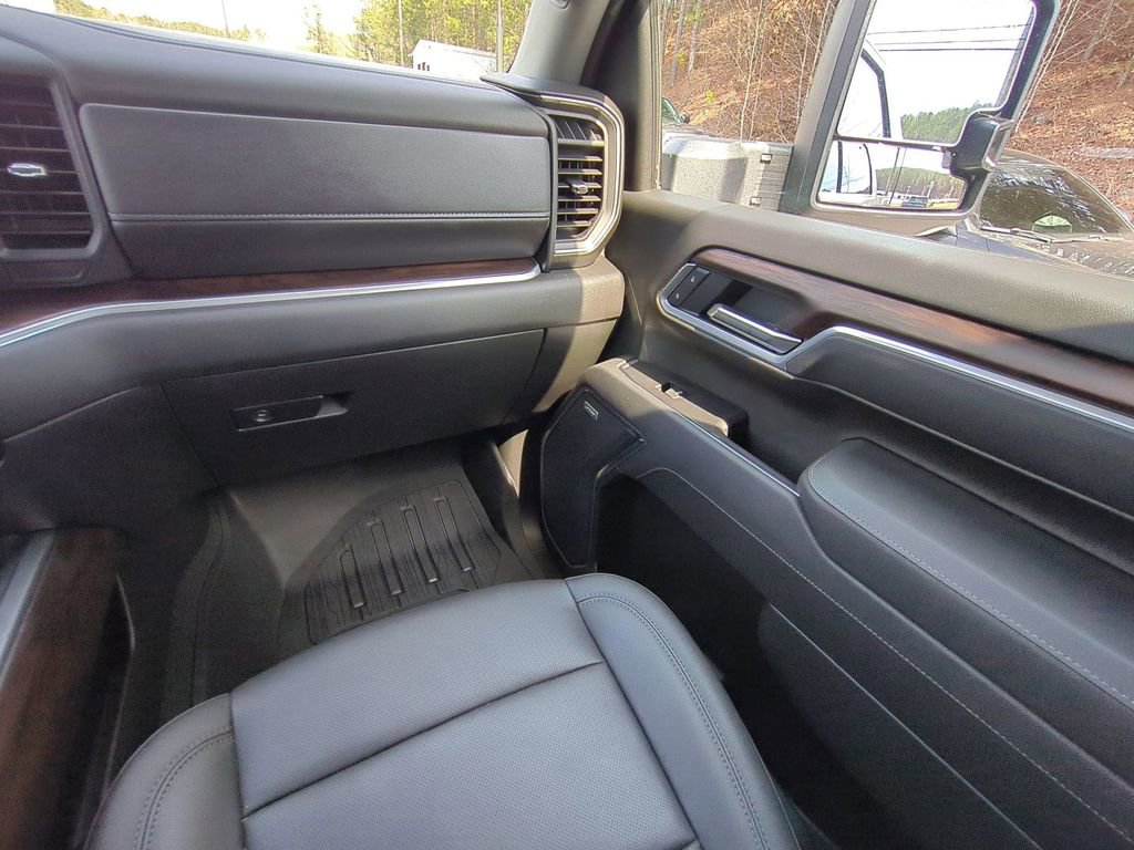 Used 2025 GMC Sierra 2500 SLT w/ SLT Premium Package AWD/4WD image 21