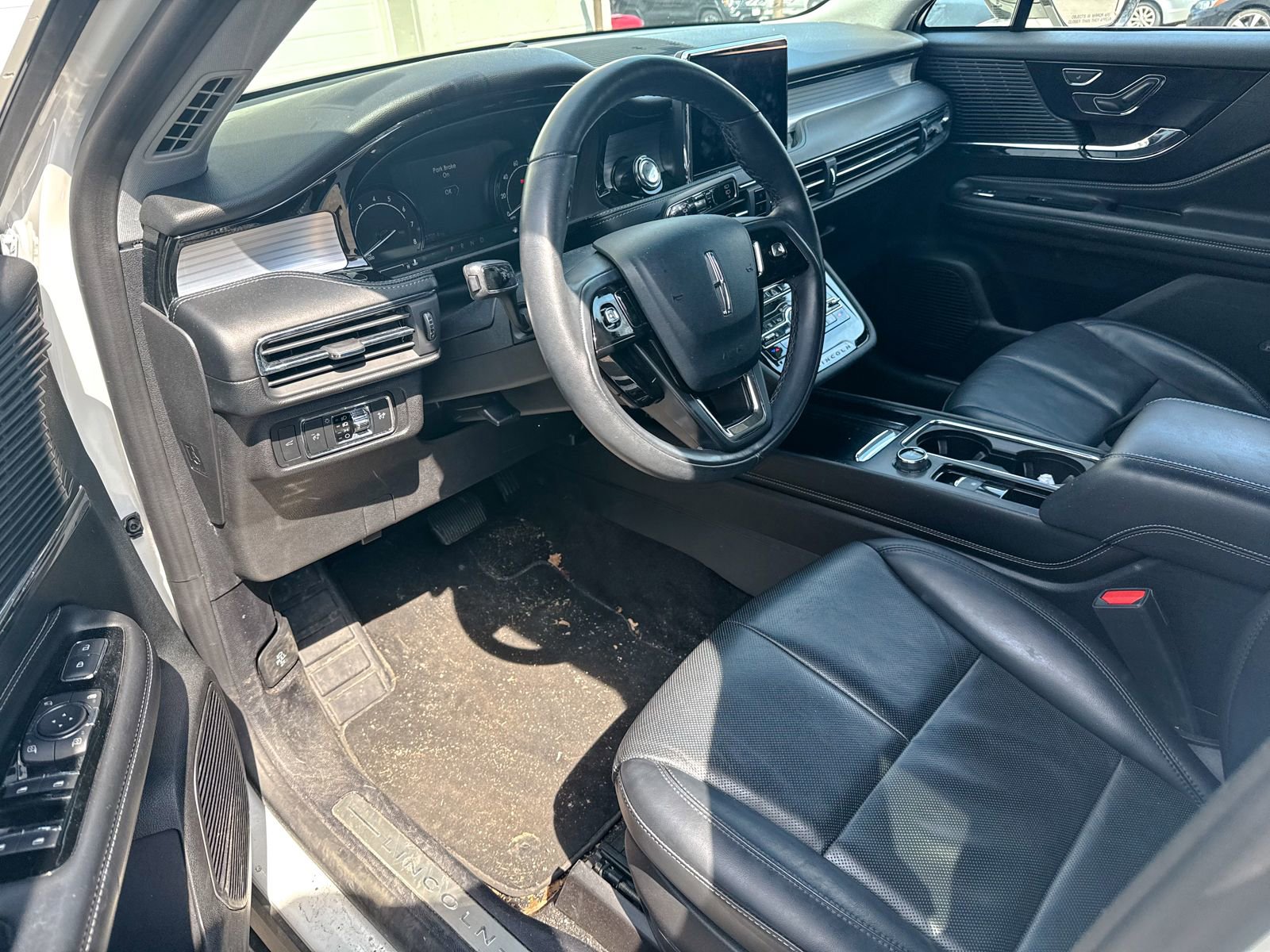 Used 2022 Lincoln Corsair AWD w/ Premium Package image 9