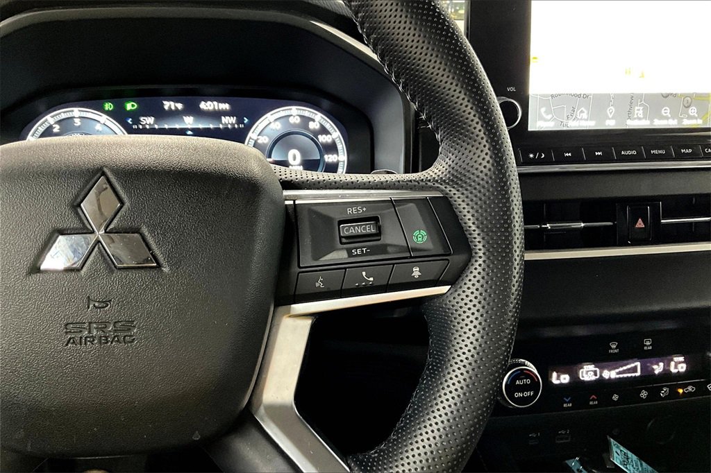 Used 2022 Mitsubishi Outlander SEL image 12