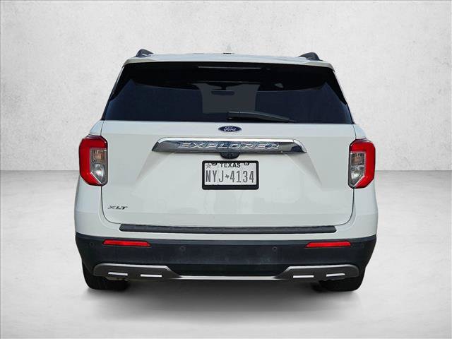 Used 2020 Ford Explorer XLT w/ Equipment Group 202A RWD image 6