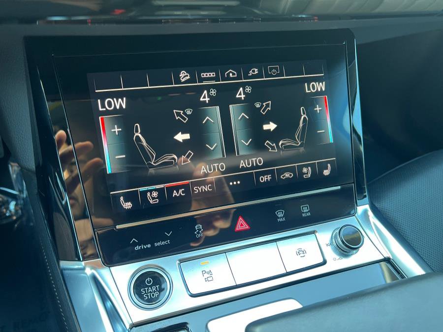 Used 2023 Audi e-tron Premium Plus w/ Premium Plus Package image 25