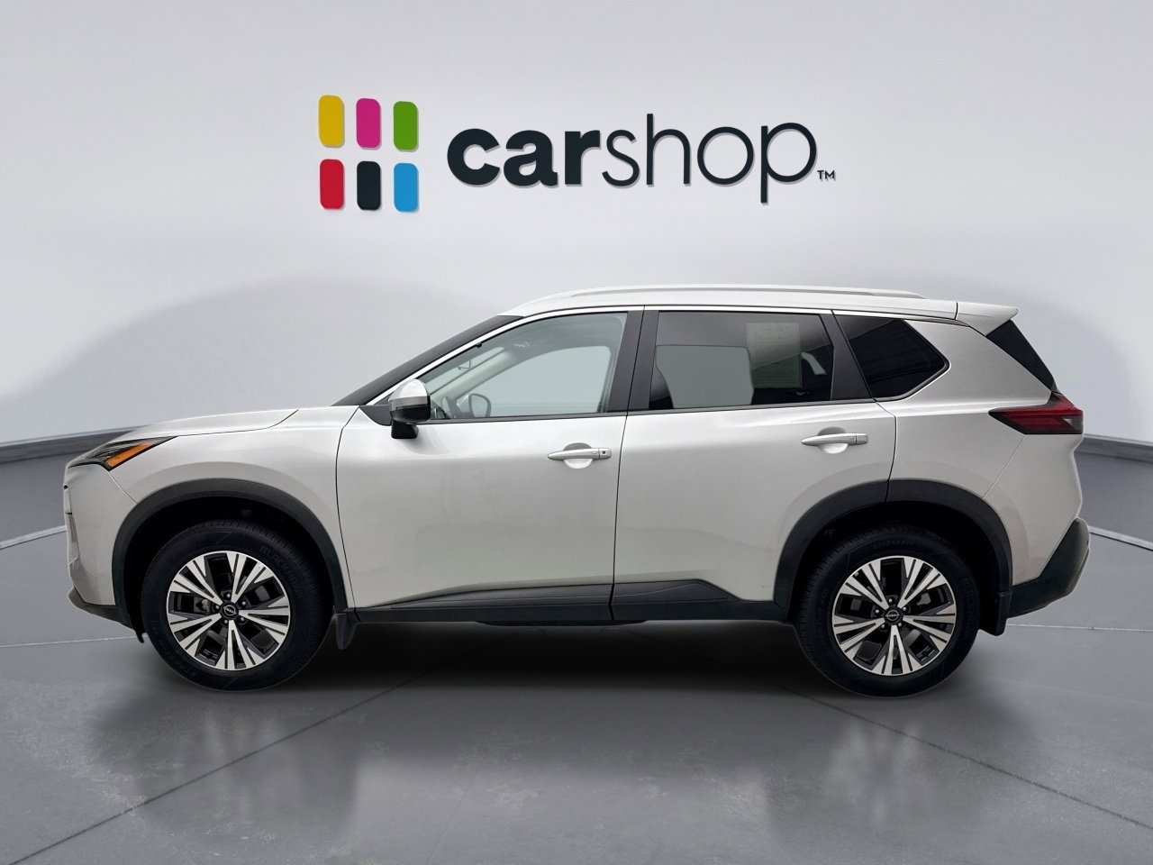 Used 2023 Nissan Rogue SV w/ SV Premium Package image 2