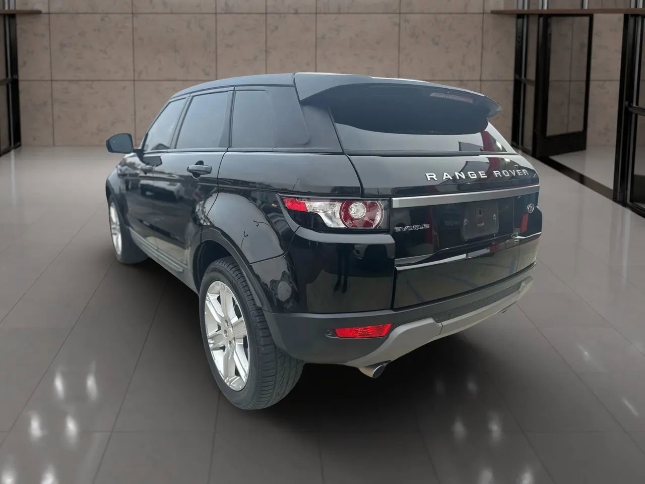 Used 2014 Land Rover Range Rover Evoque Pure Plus image 4