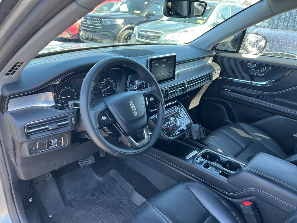 Used 2022 Lincoln Corsair Standard w/ Equipment Group 101A image 9