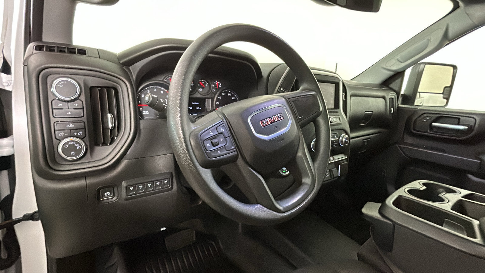 Used 2024 GMC Sierra 2500 Pro w/ Convenience Package AWD/4WD image 16