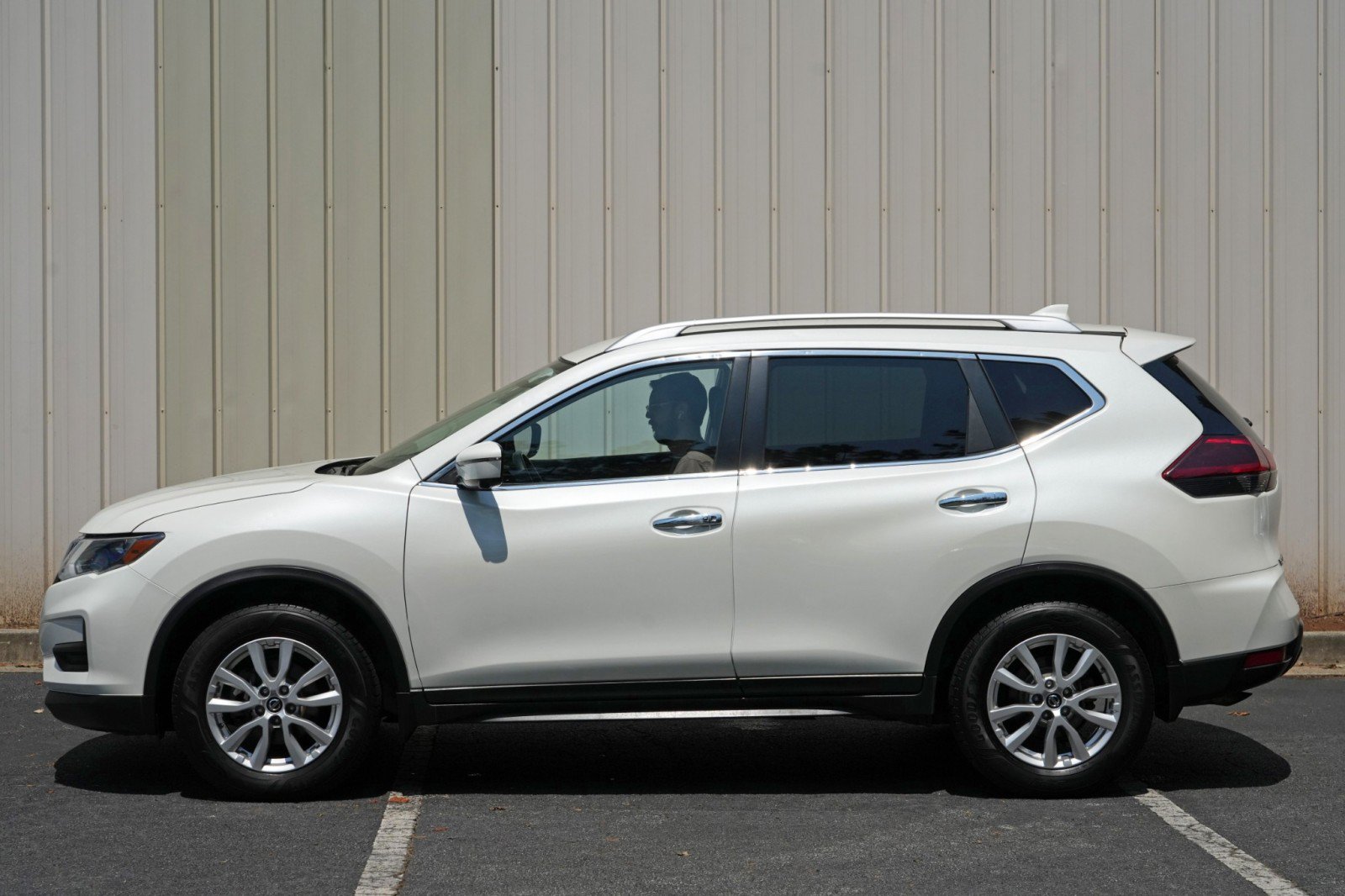 Used 2018 Nissan Rogue SV w/ Premium Package AWD/4WD image 45