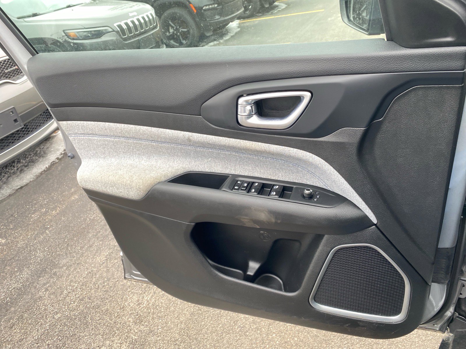 Used 2022 Jeep Compass Latitude w/ Convenience Group image 23