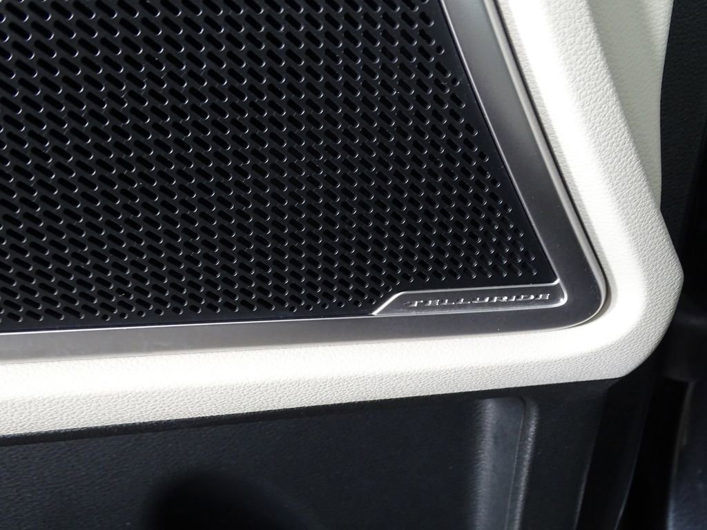 Used 2024 Kia Telluride EX w/ EX Captain's Chair Package image 19