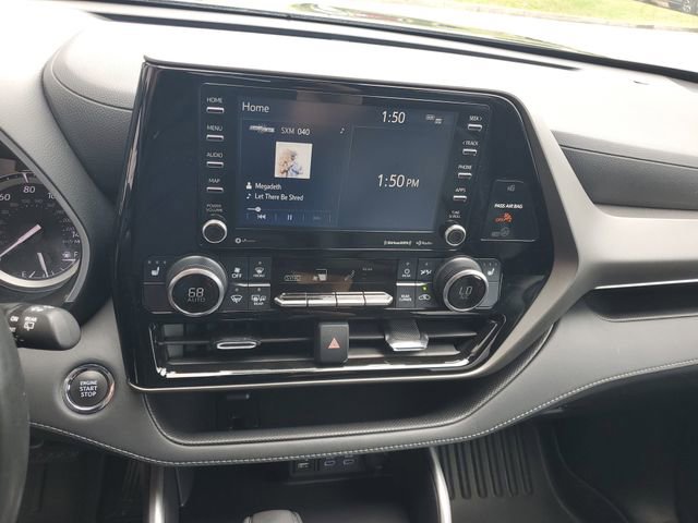 Used 2022 Toyota Highlander XLE FWD image 15