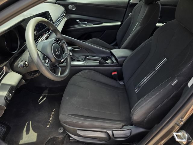 Used 2023 Hyundai Elantra SEL w/ Preferred Accessory Package FWD image 24