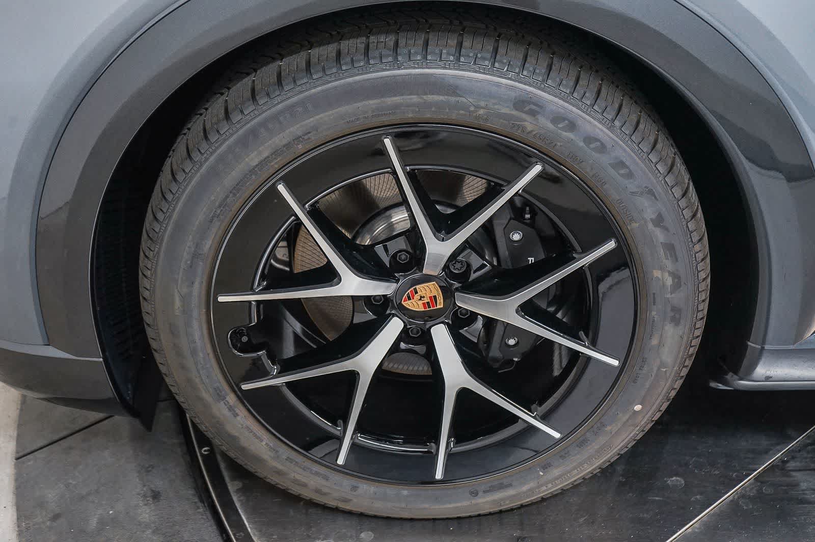 New 2026 Porsche Cayenne Electric Coupe AWD/4WD image 14
