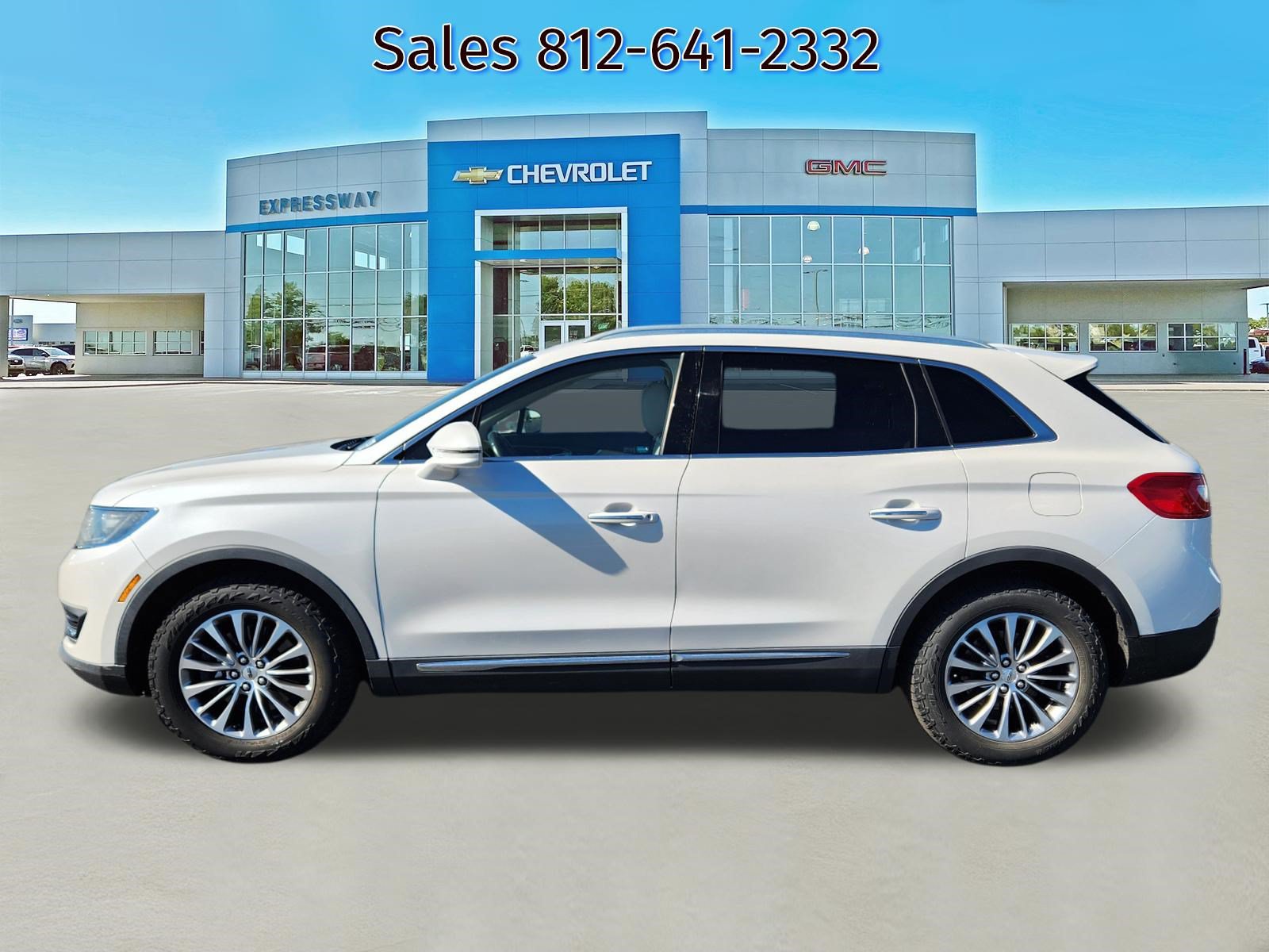 Used 2016 Lincoln MKX Select w/ Select Plus Package FWD image 4
