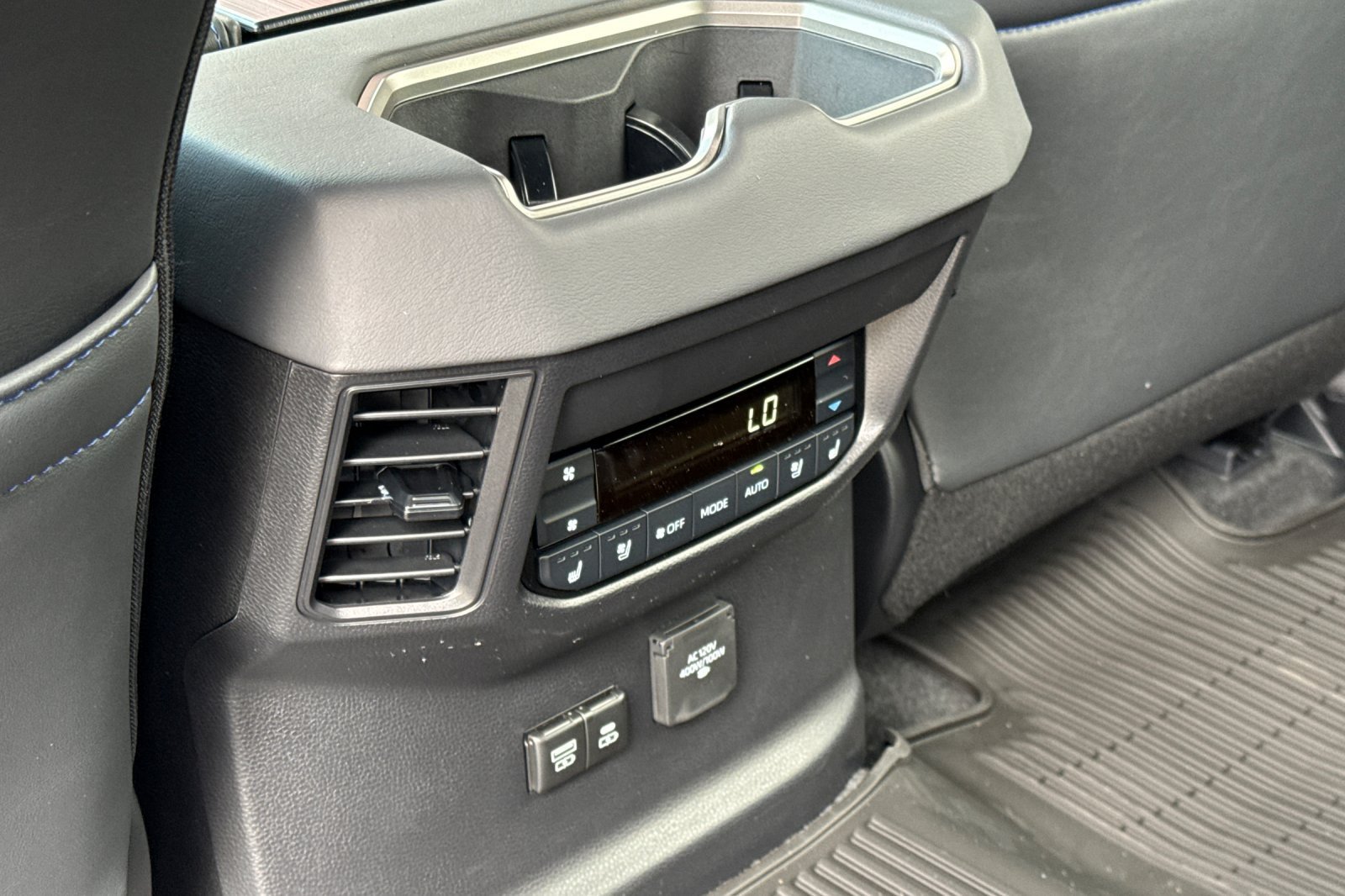 Certified 2026 Toyota Sequoia Platinum AWD/4WD image 17