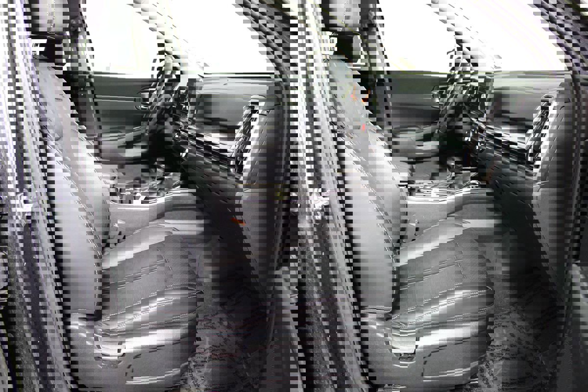 Used 2024 Kia Sorento S image 11