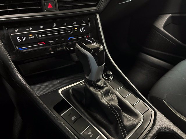 Used 2025 Volkswagen Jetta Sport FWD image 24