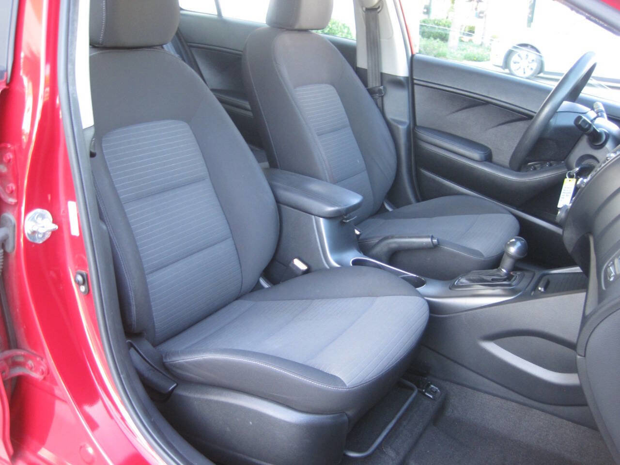 Used 2015 Kia Forte LX w/ Popular Package image 26