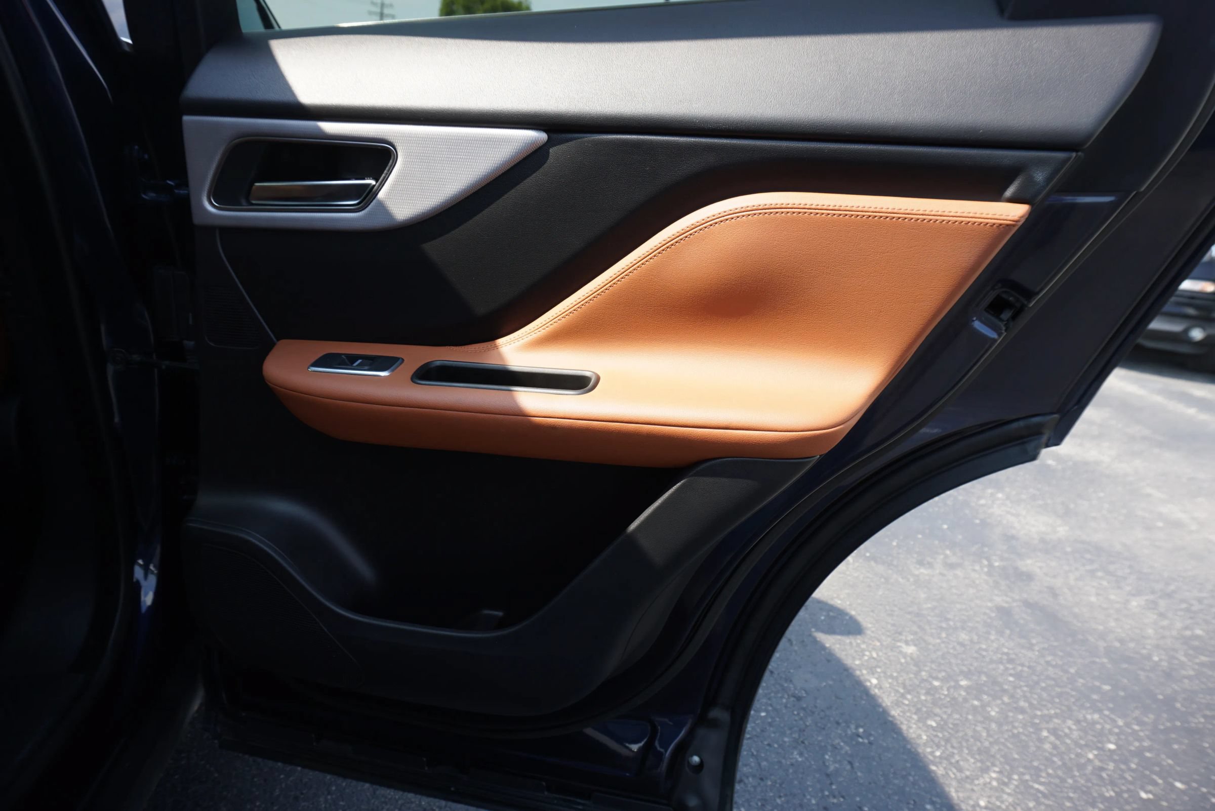 Used 2019 Jaguar F-PACE Portfolio AWD/4WD image 25