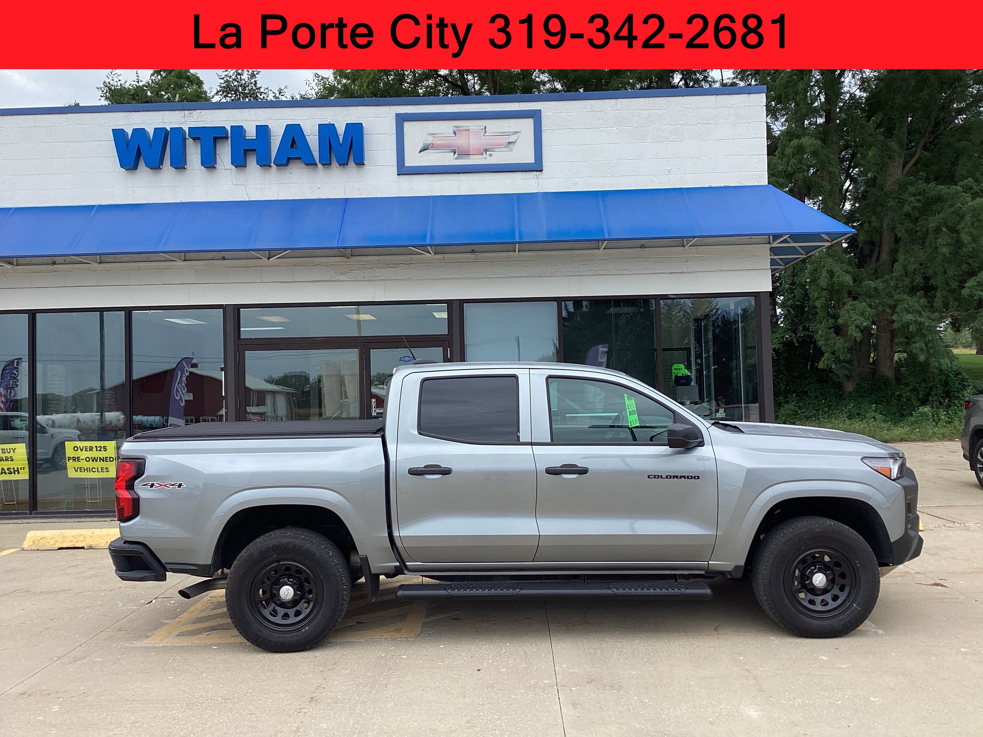 Used 2025 Chevrolet Colorado W/T w/ Advanced Trailering Package AWD/4WD image 4