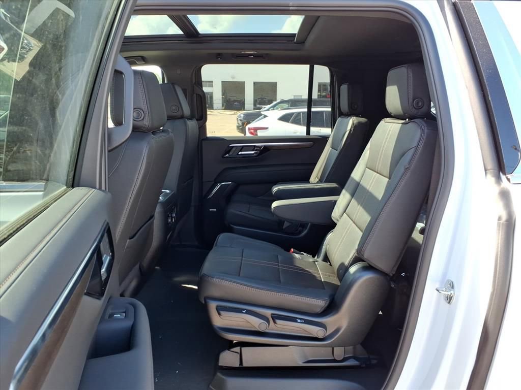 New 2026 Chevrolet Suburban High Country image 8