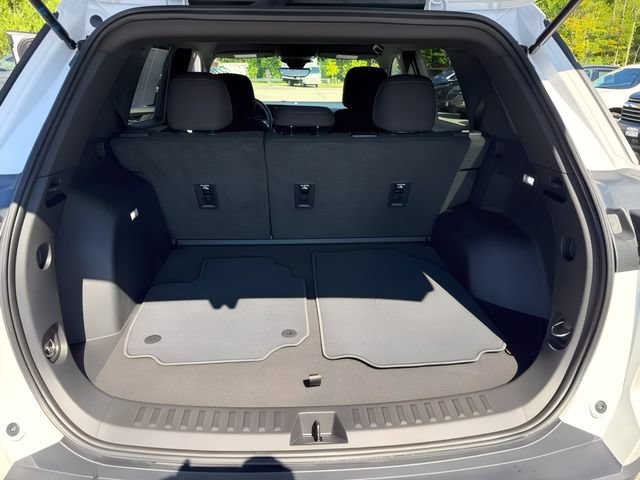 Used 2025 Chevrolet Equinox LT w/ Safety and Technology Package FWD image 16