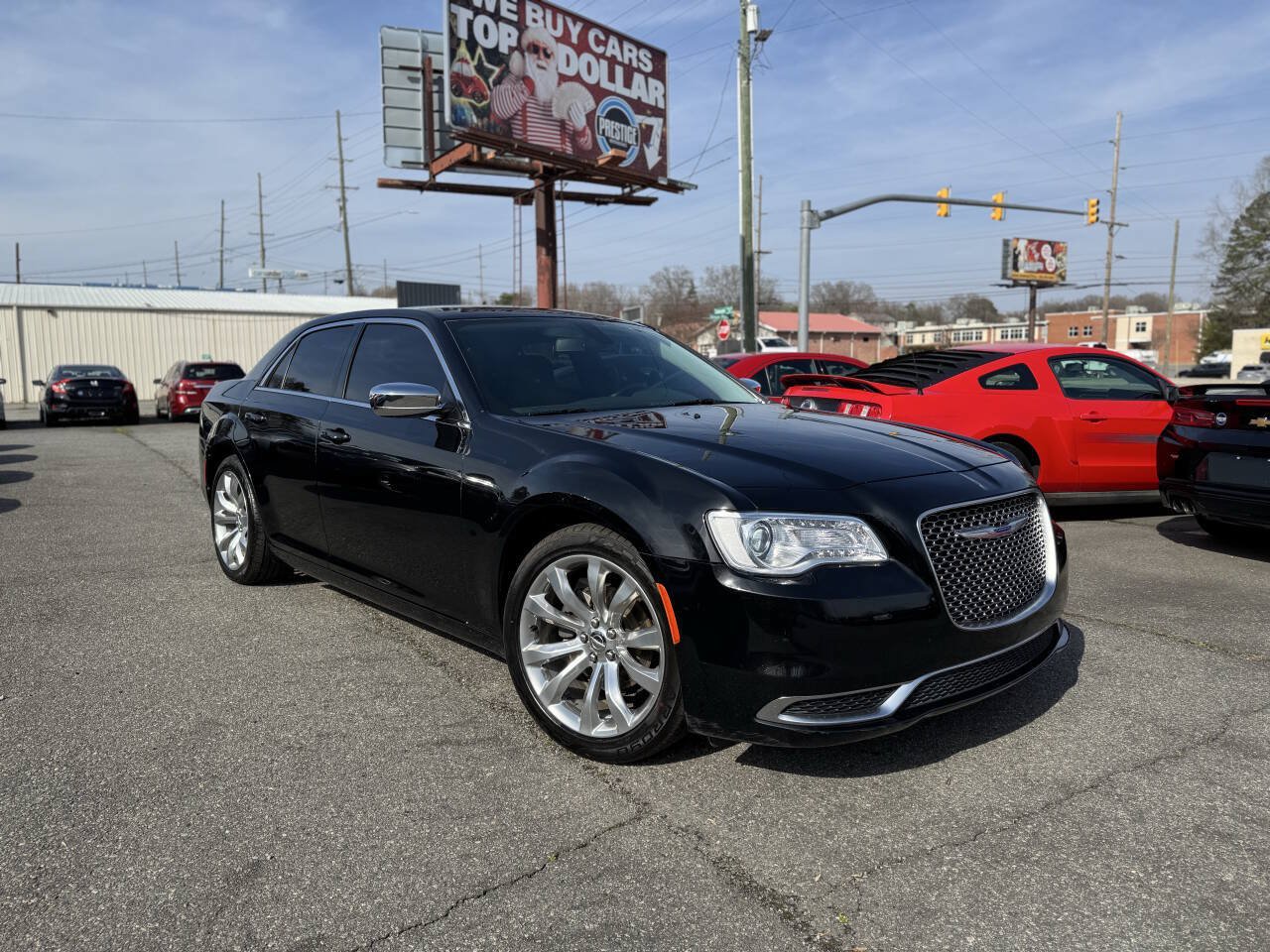 Used 2019 Chrysler 300 Touring w/ Chrome Appearance Package RWD image 2