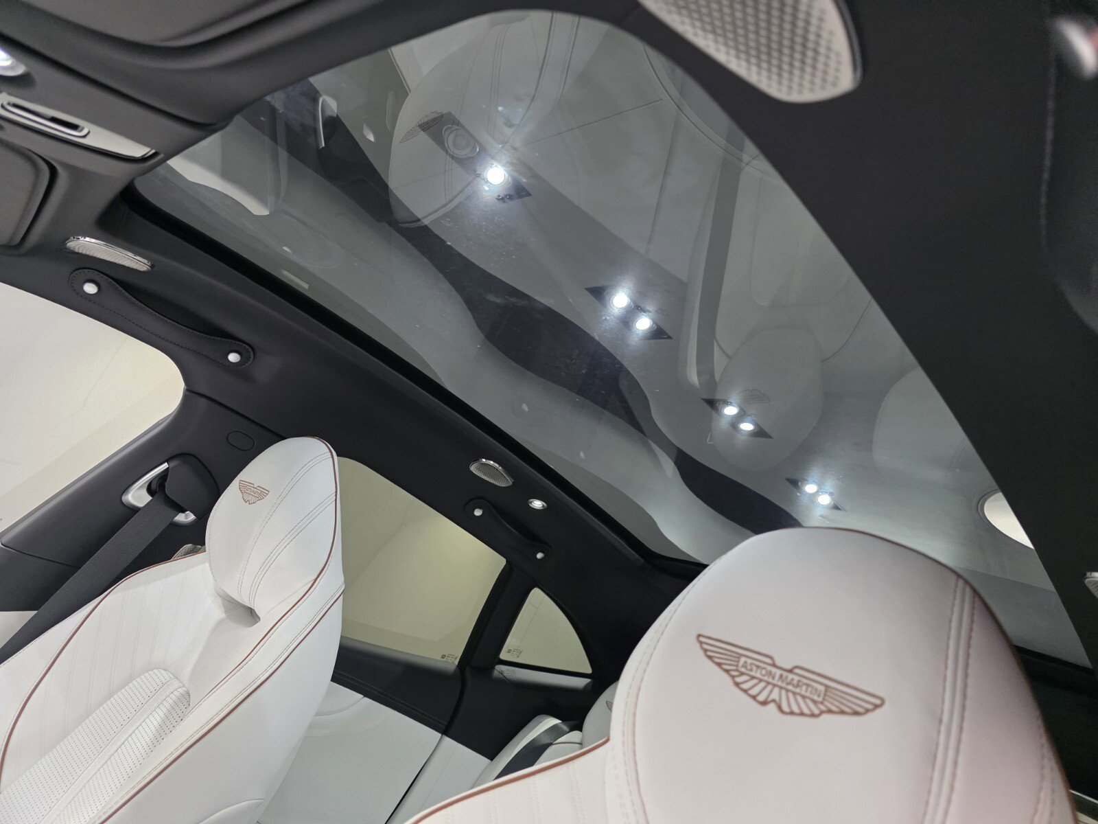 New 2026 Aston Martin DBX 707 image 17