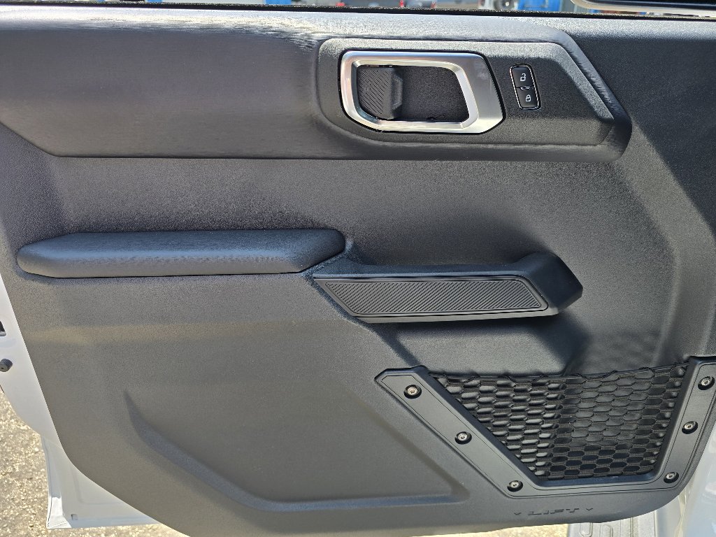 New 2025 Ford Bronco Outer Banks w/ Sasquatch Package image 8