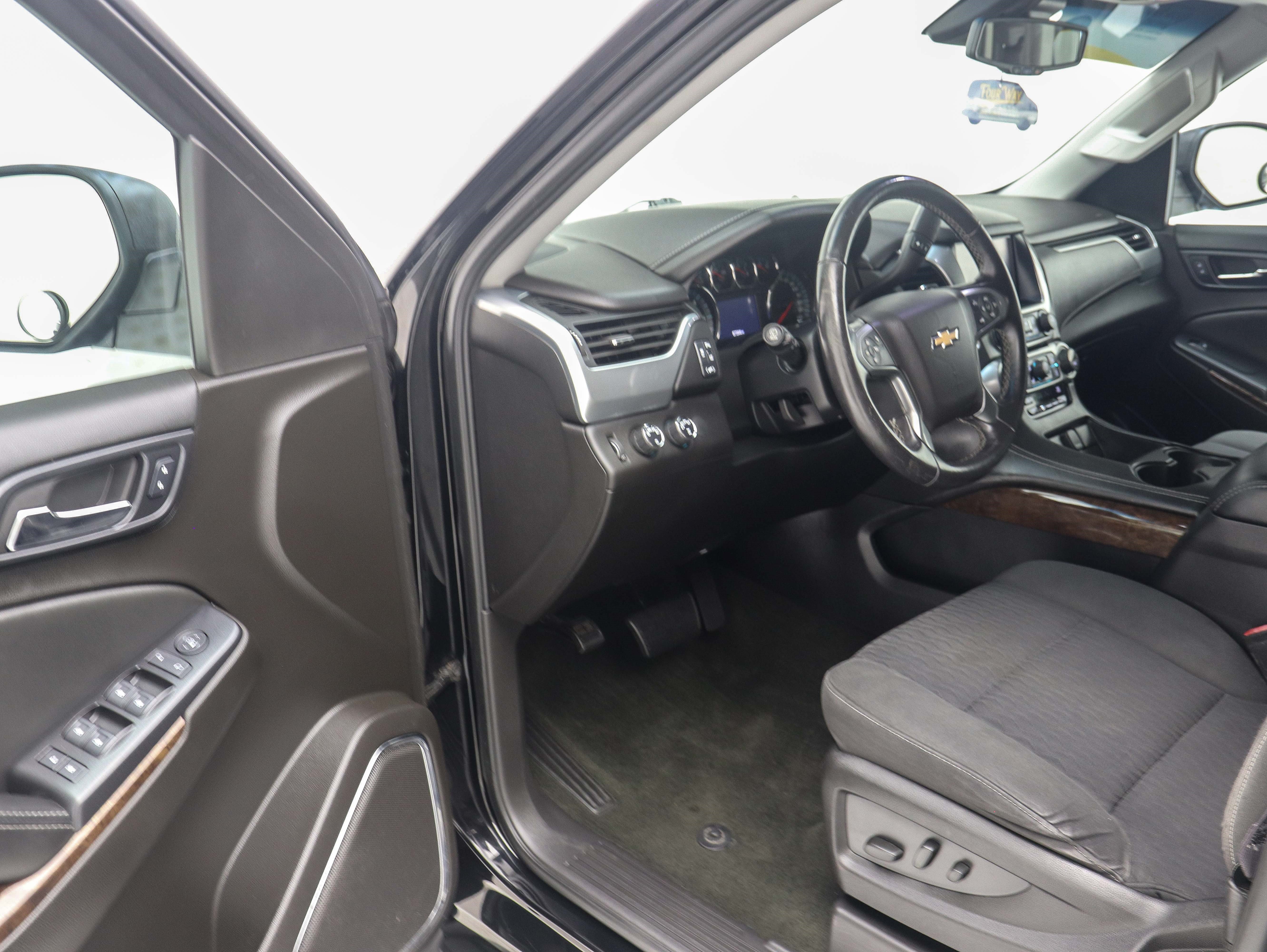 Used 2017 Chevrolet Suburban 3500 LS w/ Driver Alert Package AWD/4WD image 20