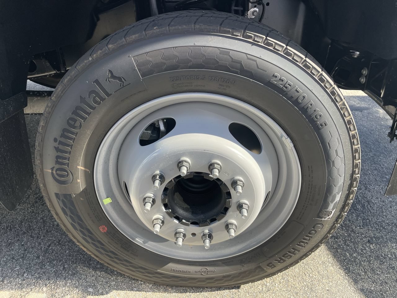 New 2026 Ford F550 2WD Regular Cab Super Duty image 10