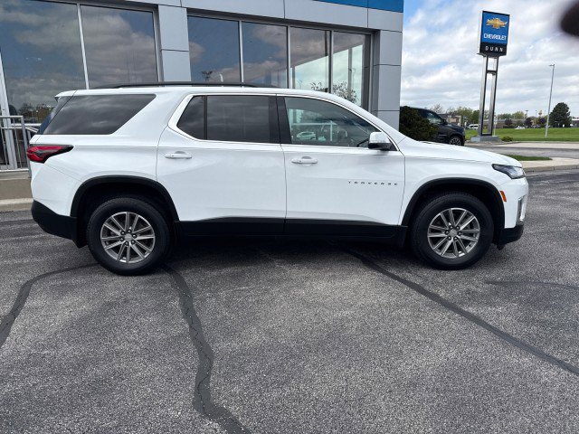 Used 2023 Chevrolet Traverse LT FWD image 2