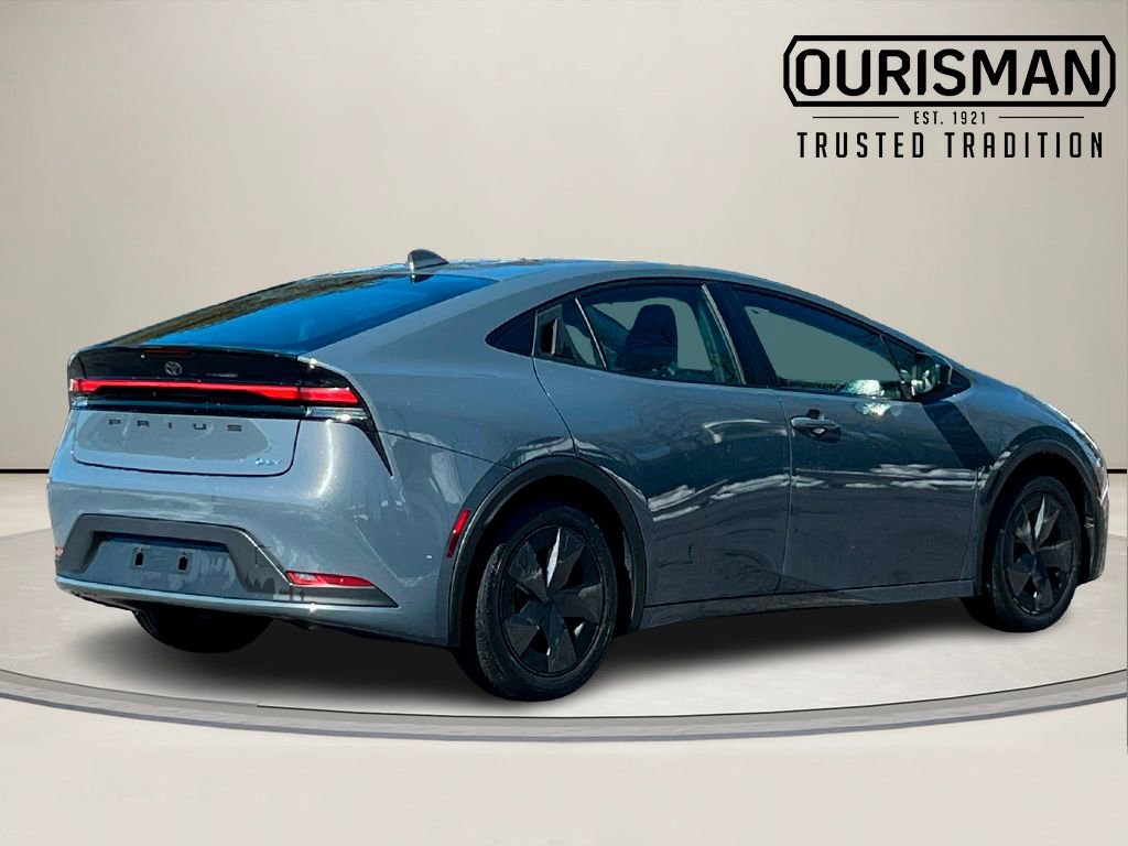 Used 2024 Toyota Prius LE image 5