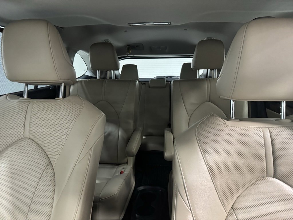 Used 2023 Toyota Highlander L image 24