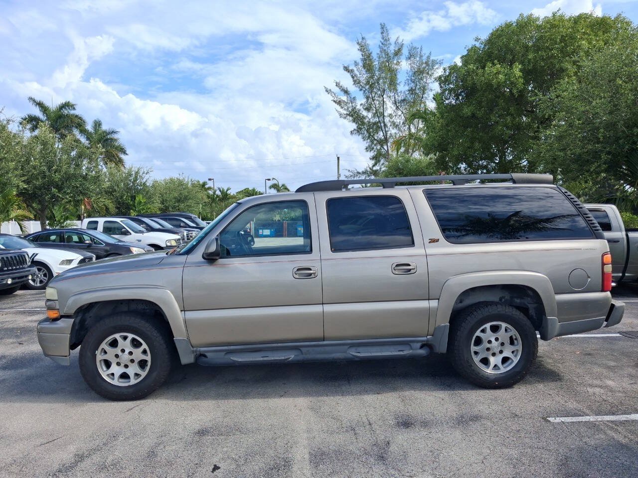 Used 2003 Chevrolet Suburban Z71 AWD/4WD image 1