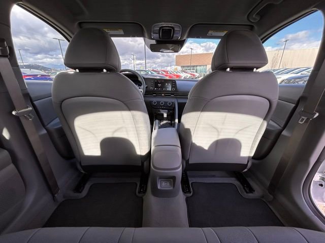 Used 2025 Hyundai Elantra SE image 28