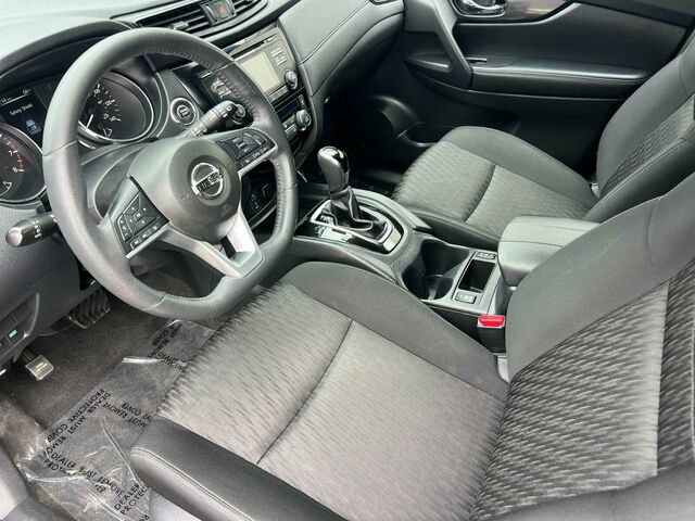 Used 2017 Nissan Rogue SV AWD/4WD image 10