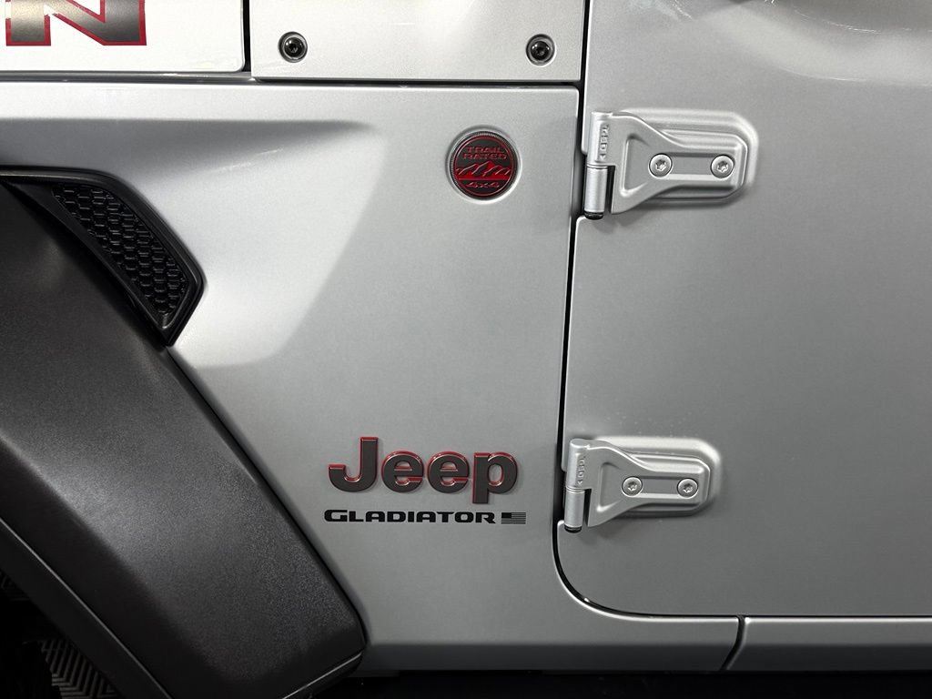 Used 2023 Jeep Gladiator Rubicon AWD/4WD image 12
