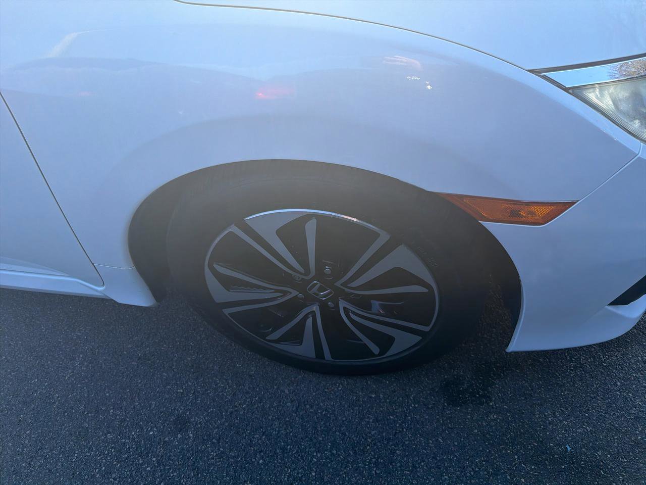 Used 2017 Honda Civic EX-T image 4