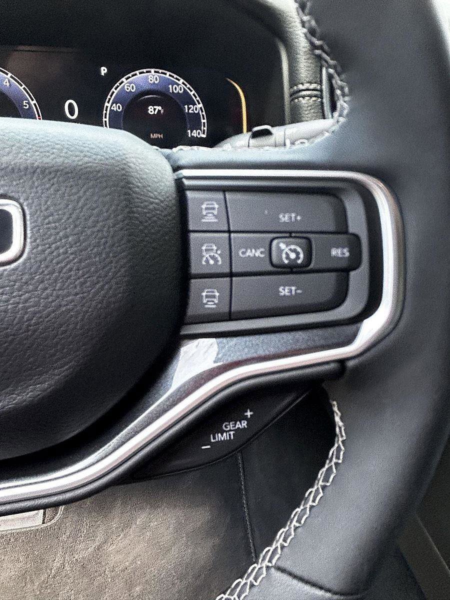 New 2024 Jeep Wagoneer 4WD w/ Premium Group I image 26