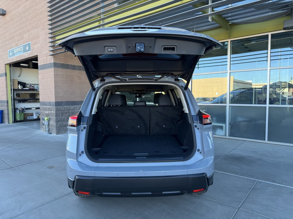 Used 2025 Nissan Rogue SV image 37