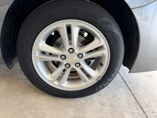 Used 2018 Chevrolet Cruze LT w/ Convenience Package image 11